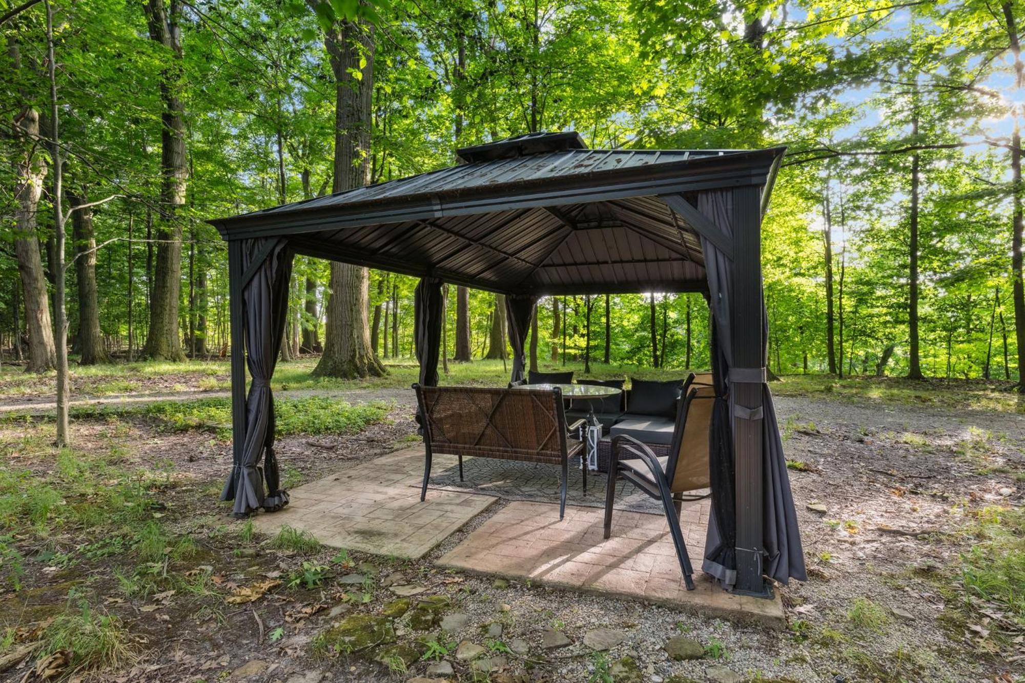 Log Cabin - Natures Oasis - Fire Pit & Gazebo Cleveland Esterno foto